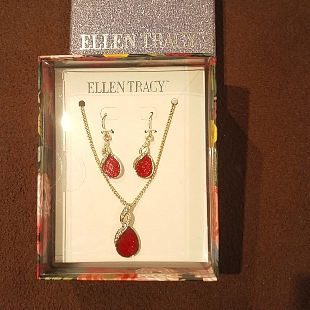NIB.  Ellen Tracy 3-Piece Pendant & Earrings Boxed Set